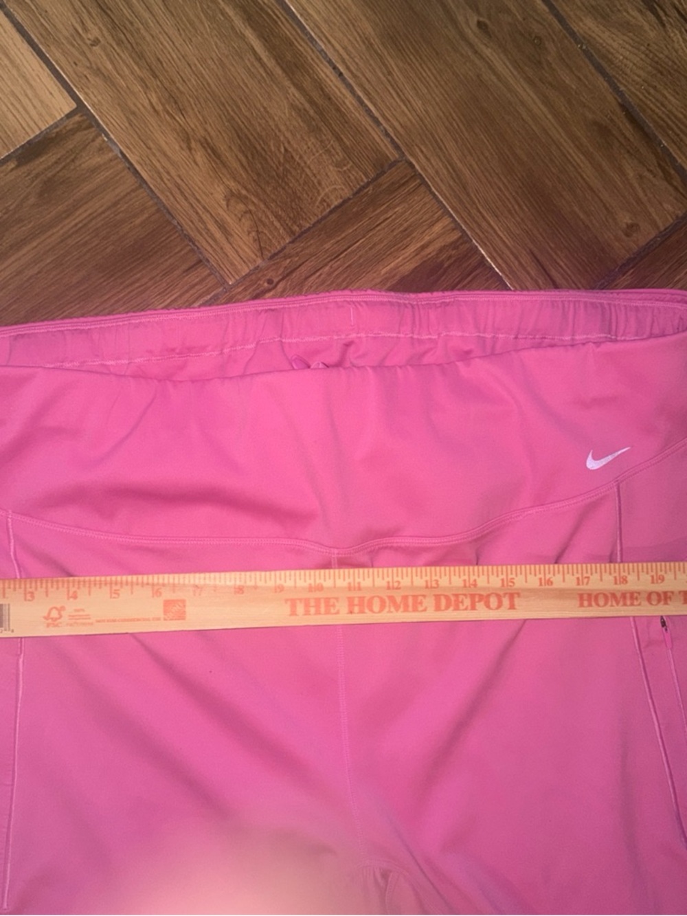 Nike Women’s Universal Medium Support High Waist BrightLeggings with Zip Pocket - Picture 4 of 6